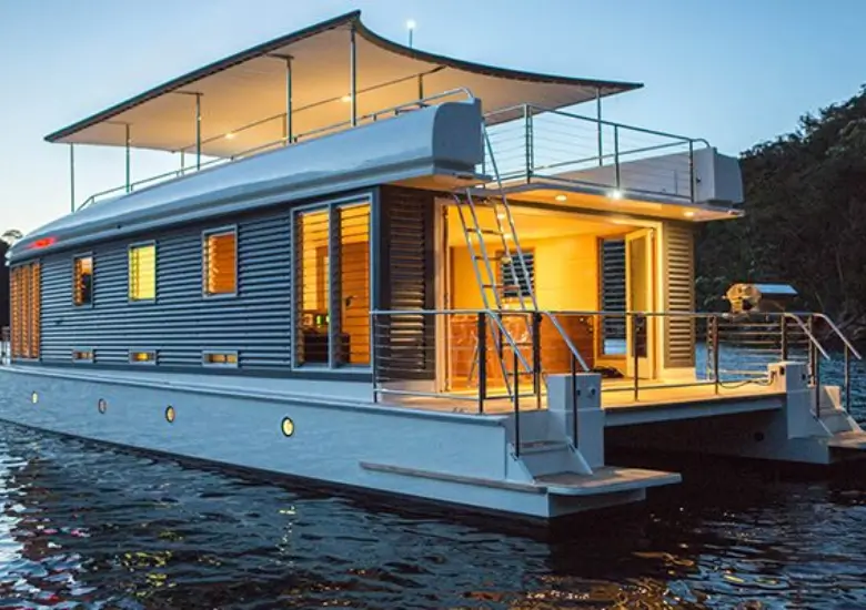 Luxury Houseboat Experience