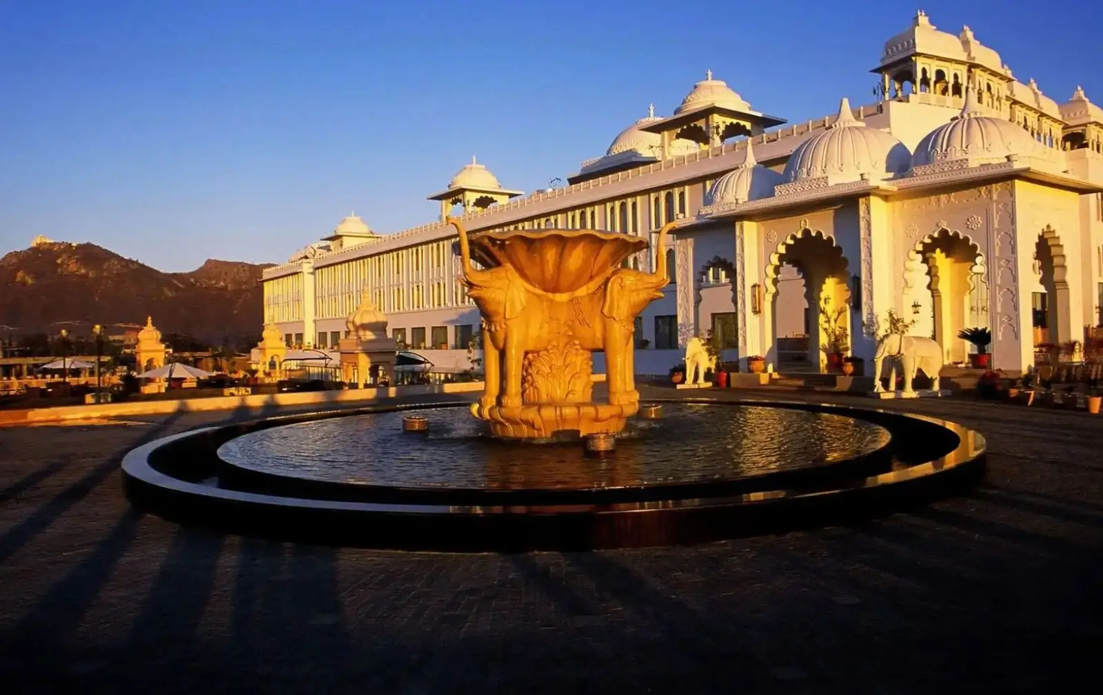 Radisson Blu Udaipur Palace Resort & Spa