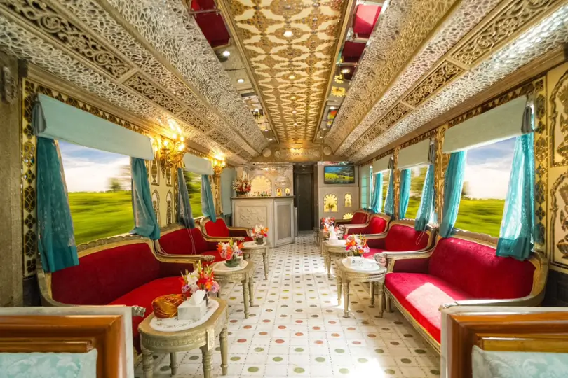 Golden Triangle Palace on Wheels Style Tour by Road