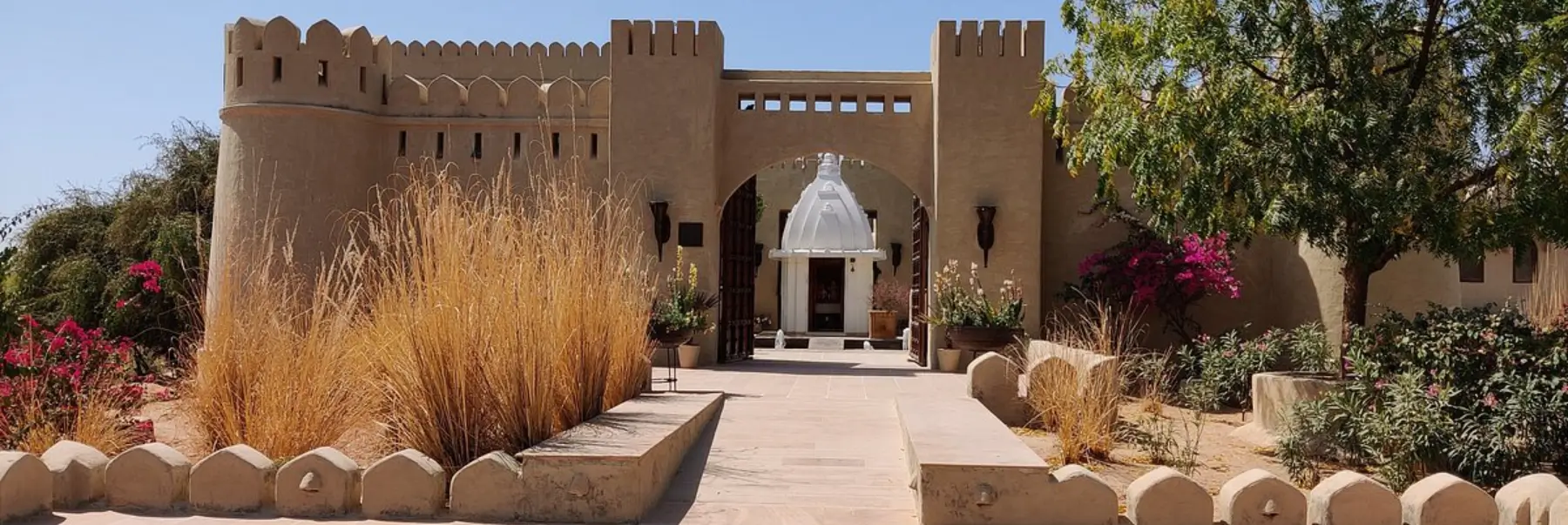Luxury Rajasthan Desert Fort Tour with Mihir Garh & Suryagarh
