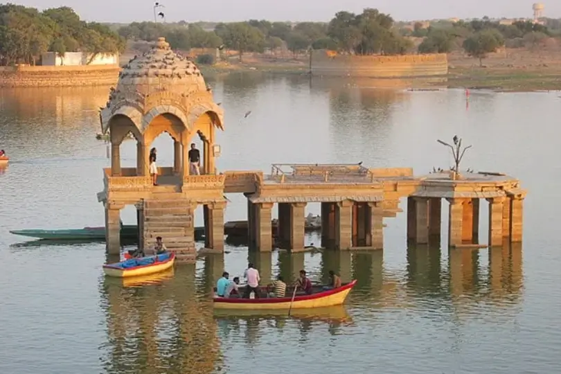 Luxury Delhi Agra Jaipur Tour with Alila Fort Bishangarh