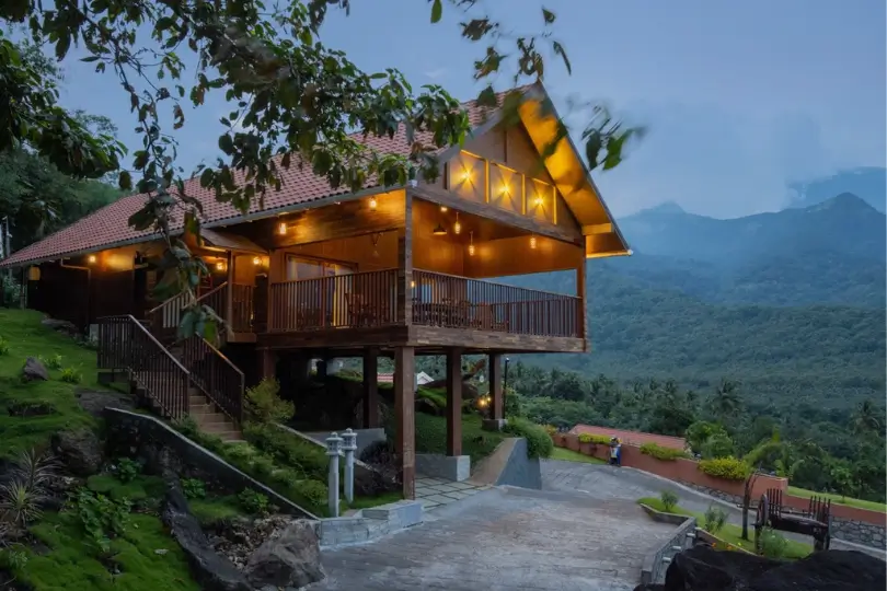 Luxury Kerala Honeymoon Tour | Munnar Alleppey Kovalam