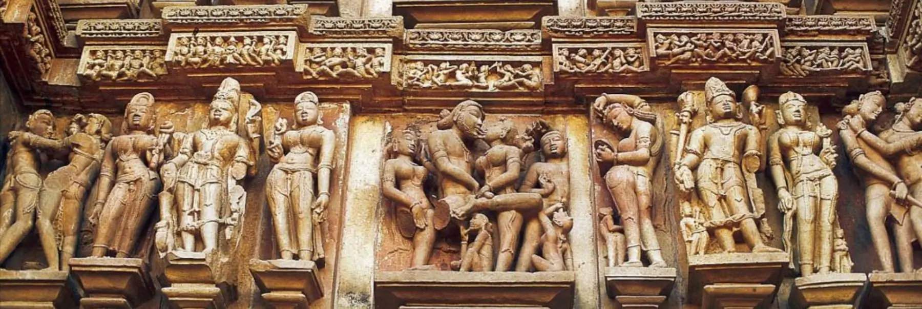 Luxury Rajasthan Tour with Khajuraho & Varanasi