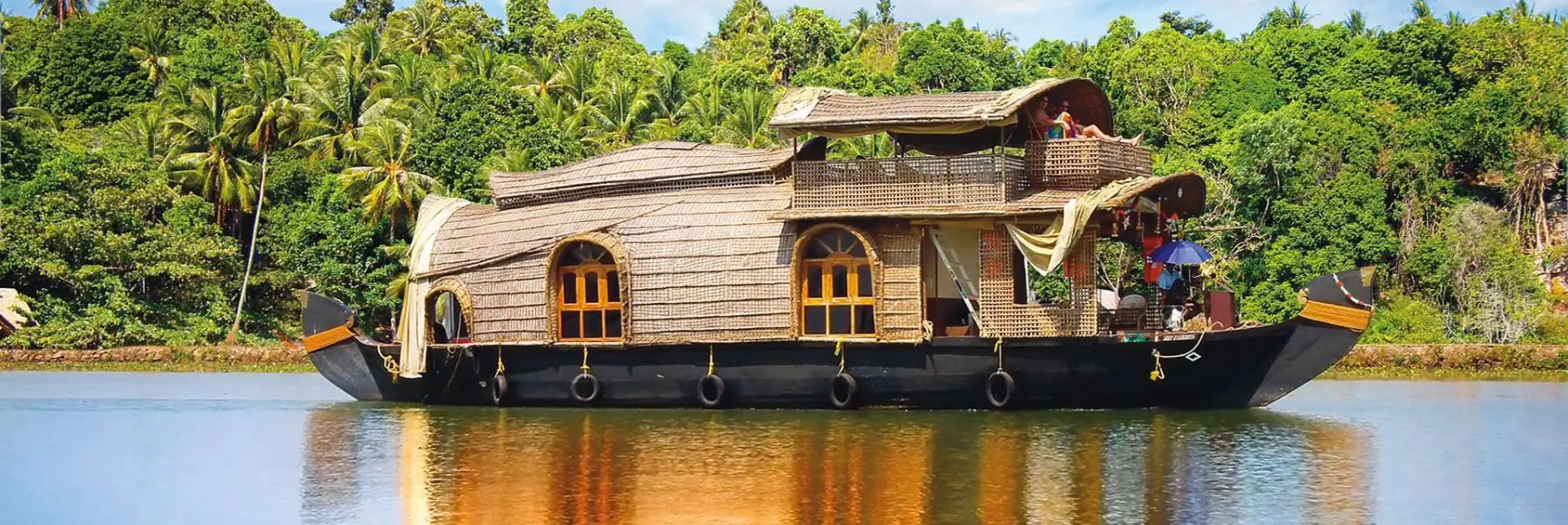 Luxury Kerala Honeymoon Tour | Munnar Alleppey Kovalam